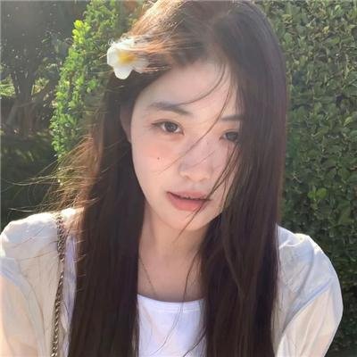 三女性